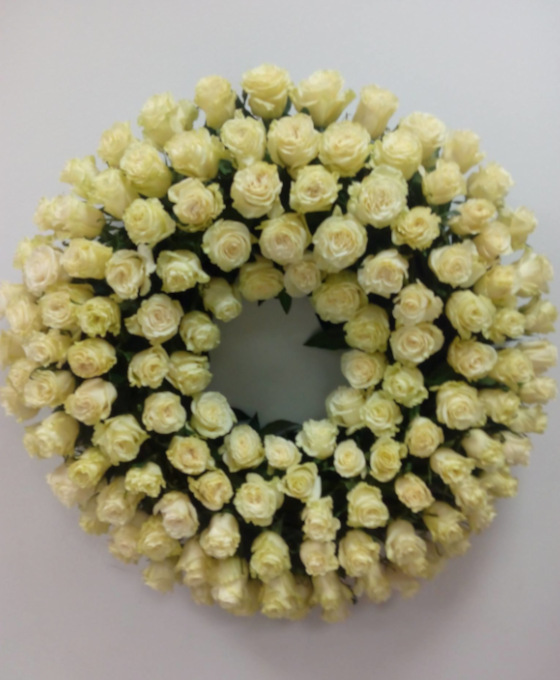 Corona Funeraria Rosas Blancas